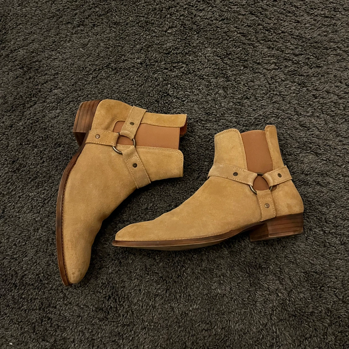 Chelsea boots 