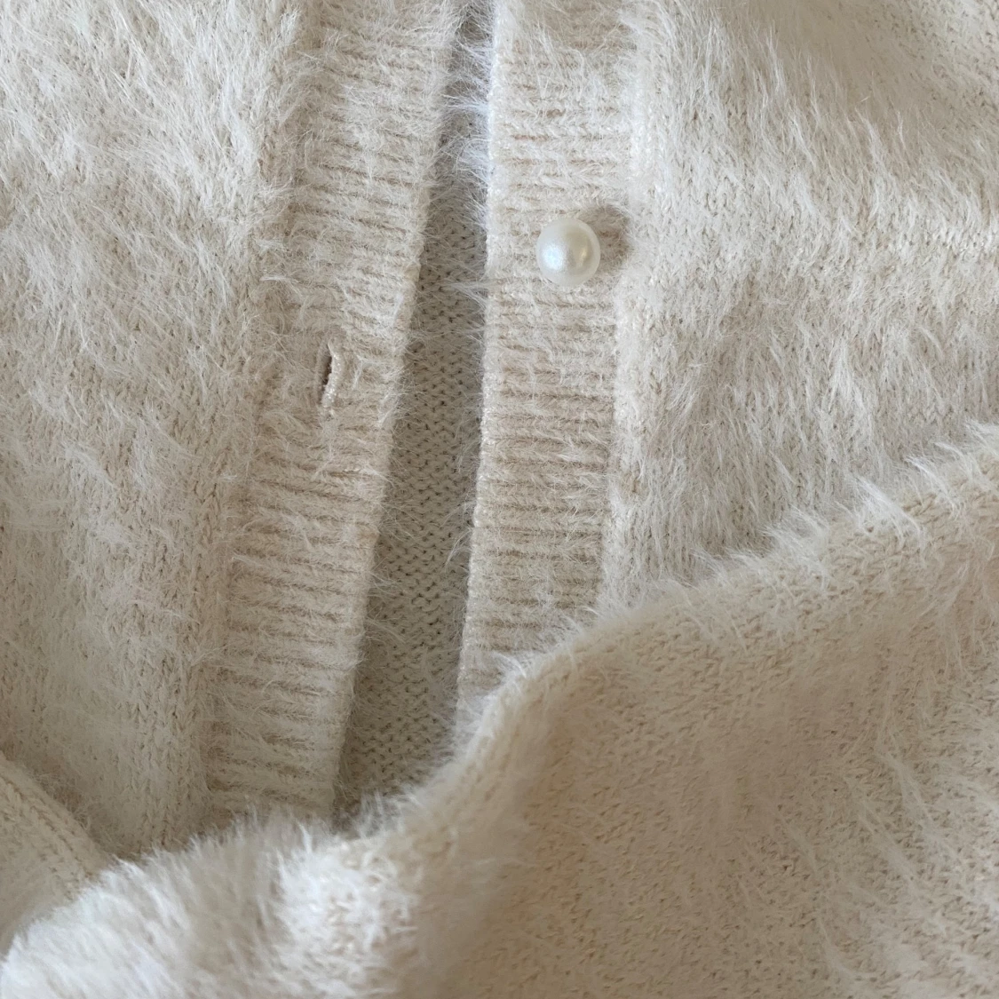 Vit fluffig kofta💕 - 1