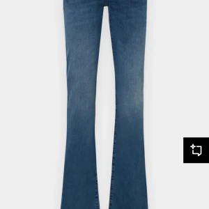 LTB Valerie jeans - Säljer vidare dessa jätte fina jeans då de var lite för långa för mig. Strl 25/32. Jeansen är i fint skick.