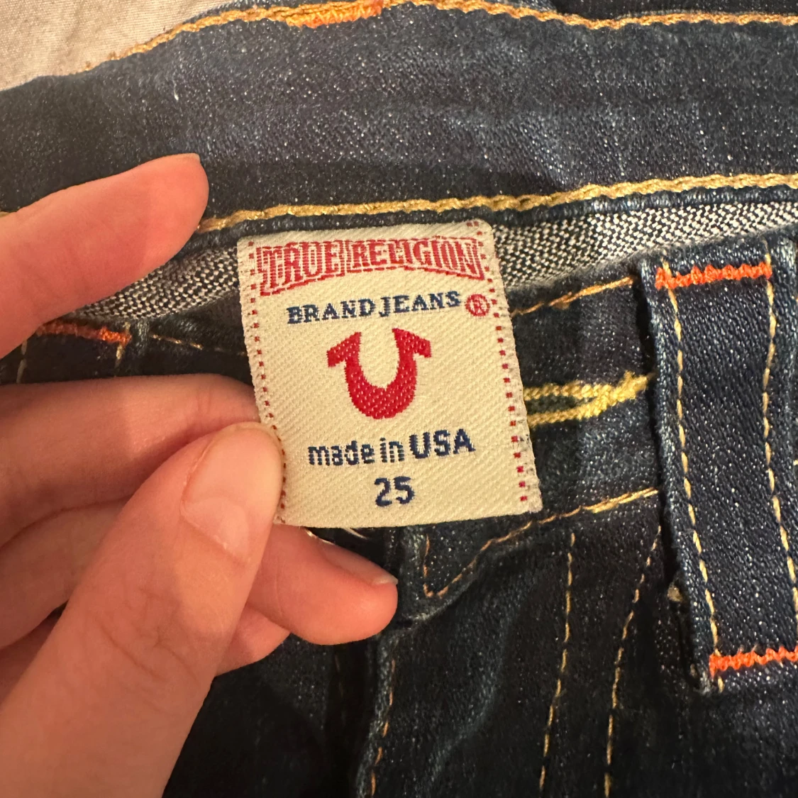 Mörkblå jeans från True Religion - 3