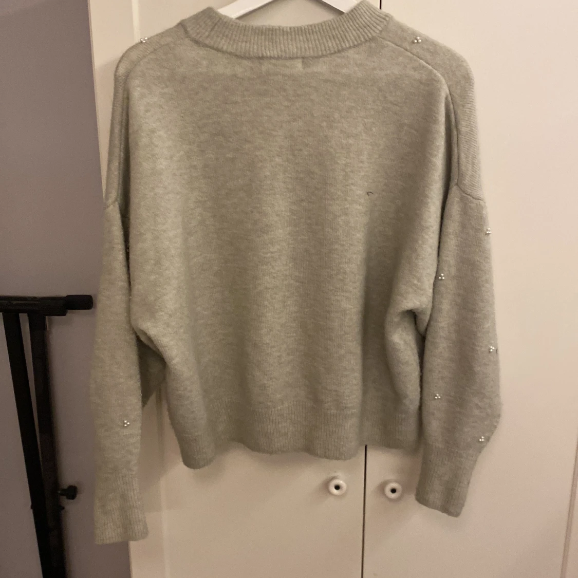 Grå stickad tröja från H&M - 1