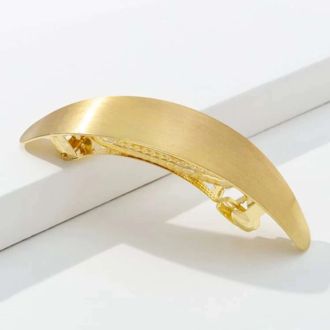 Elegant hårklämma i guld - 1