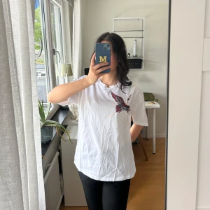 T-shirt med tryck  - Kommer inte till användning, använt en gång