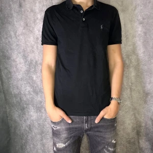 Ralph lauren piké - Mycket fint skick | Size M  | fraktar spårbart inom 24 timmar |  för att köpa klicka ” köp nu” | vid frågor skriv ett meddelande |