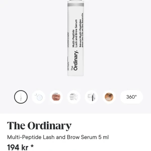 The Ordinary Lash & Brow Serum - Multi-Peptide Lash and Brow Serum från The Ordinary, 5 ml. Kommer i en stilren vit tub med svart text. Perfekt för dig som vill boosta fransar och bryn med peptider. Enkel att applicera med smidig borste.