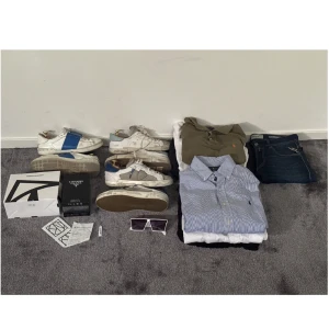 Kläd bundle-märkeskläder - Säljer en del märkeskläder! 7 ralph lauren tröjor/tshirts/skjortor/pikéer, 1par replay jeans, 2par Philippe models, 1par Valentino opens, 1 Prada parfym o 1par Prada solglasögon! Skriv för frågor/bilder. Säljer alla för ett rimligt pris, kom med bud