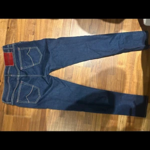 Jacob Cohën jeans “Nick” model  - Slim fit jeans, strlk: 35.  Helt nya, aldrig använt. Normalt 5500kr+ från butik. Pris kan diskuteras, Kom DM för mer info! 