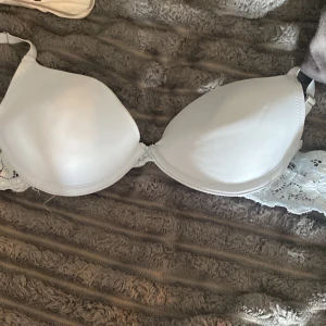 ljus blå push up bh 🩵 - ljus blå bh med spets på sidan 🩵