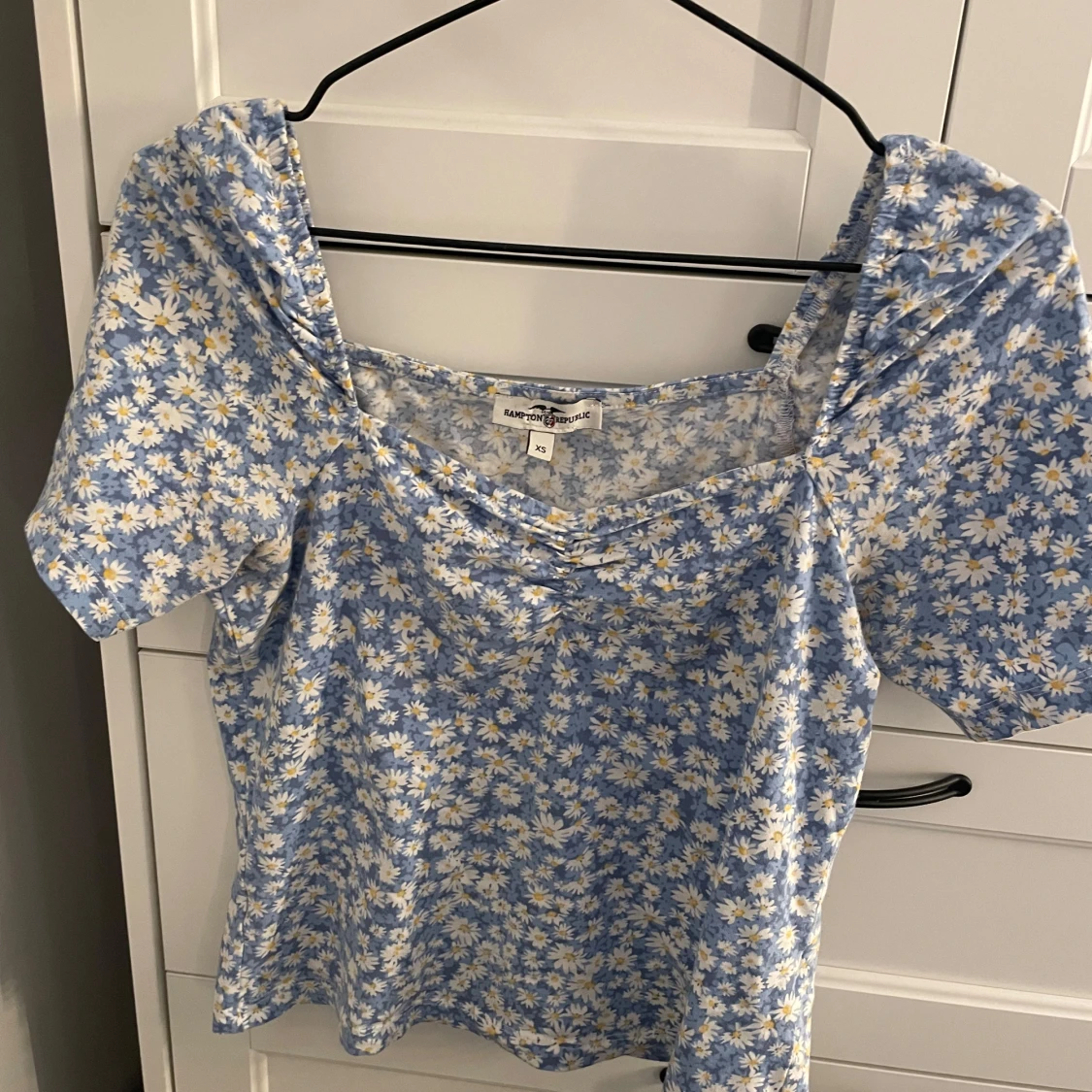 Blommig topp från Hampton Republic