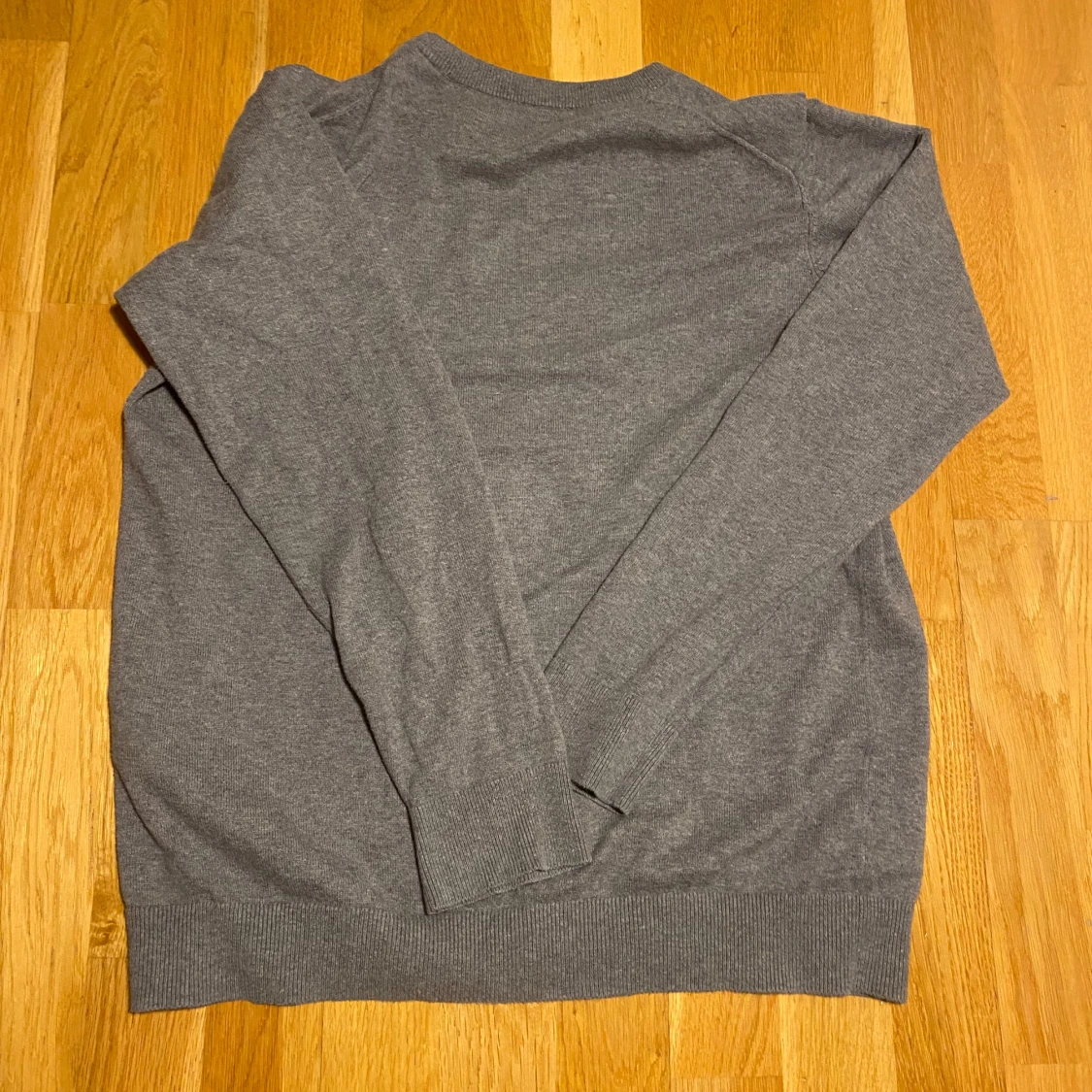Grå tröja från GANT - 2