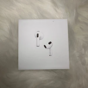 Hörlurar - Helt nya oöppnadr hörlurar som är inplastad 