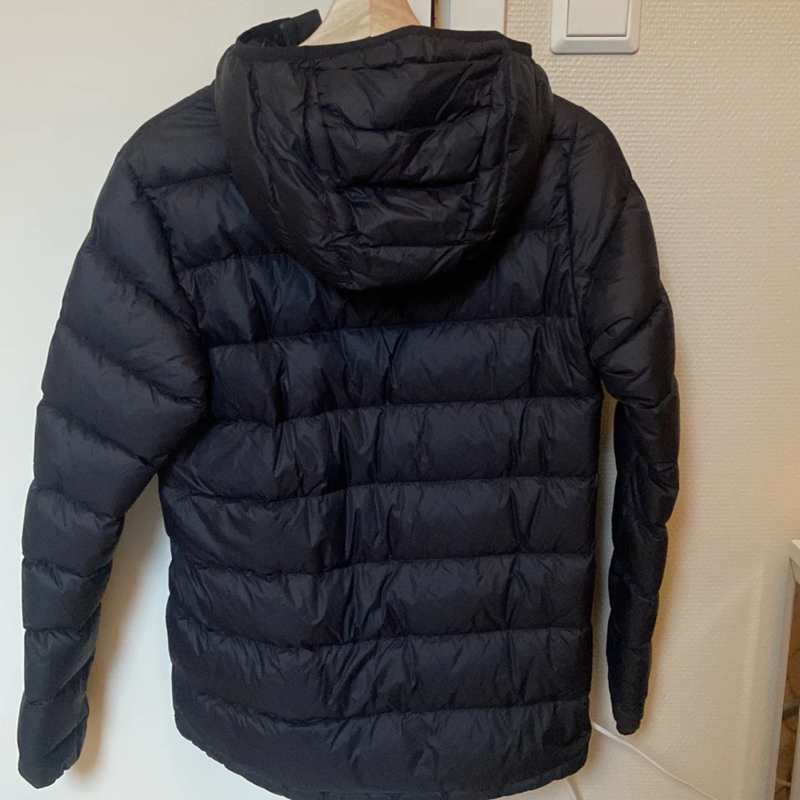 Svart dunjacka från Peak Performance - 1