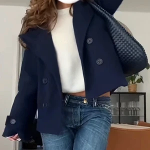 Design by si kappa✨ - Säljer min super fina marinblå design by si kappa då den aldrig riktigt kommit till användning. Använd fåtal gånger och i nyskick🥰skriv privat vid intresse eller fler bilder❤️✨ny pris 757kr