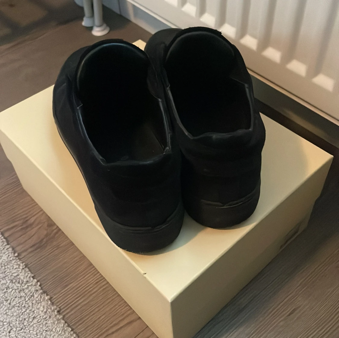 Svarta sneakers från Axel Arigato - 2