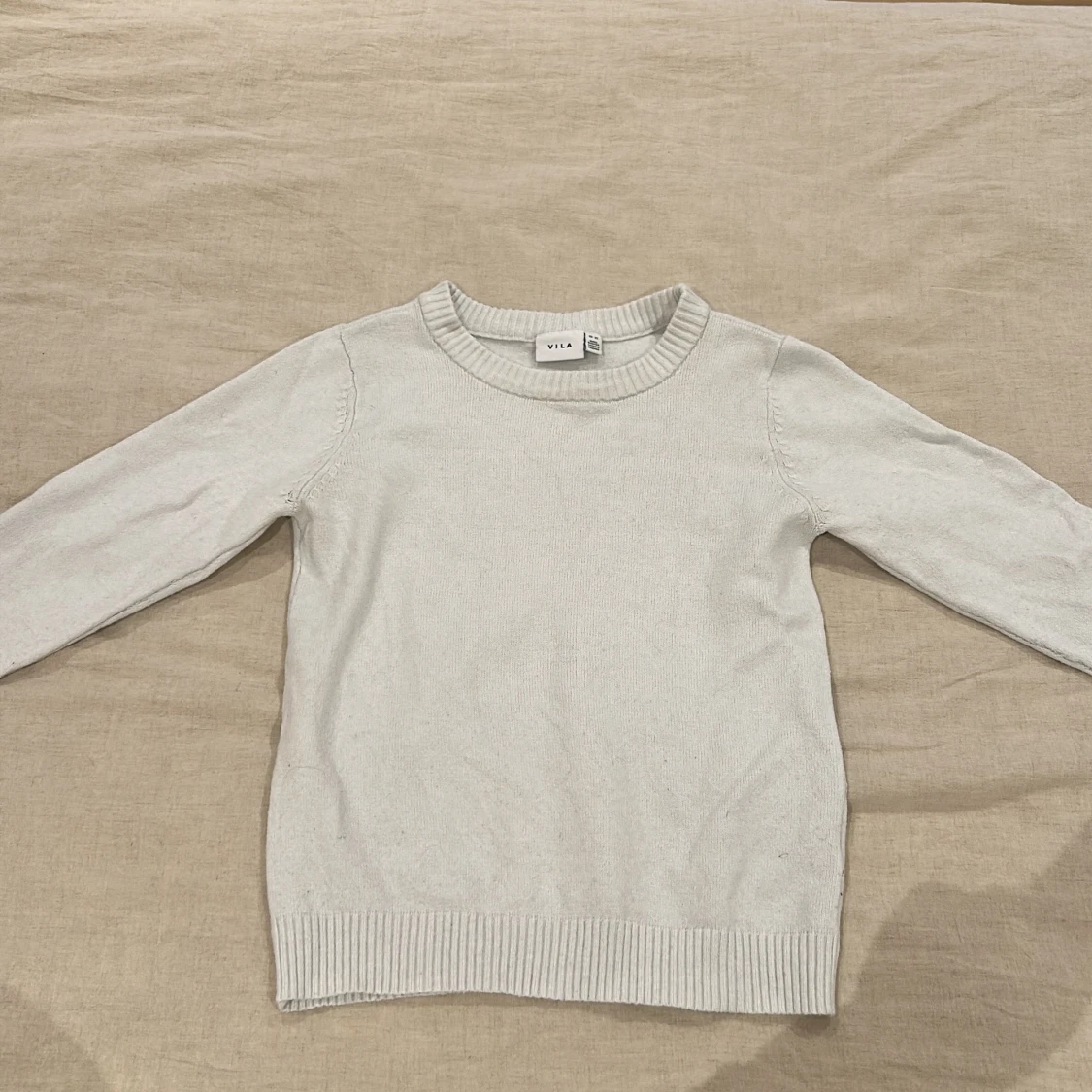 Vit stickad tröja från Vila - 1