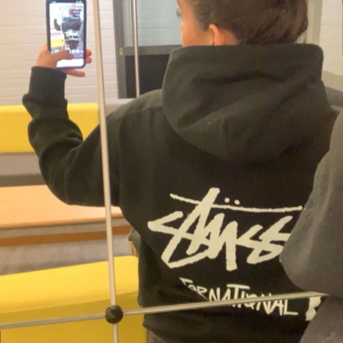 Svart hoodie från Stussy
