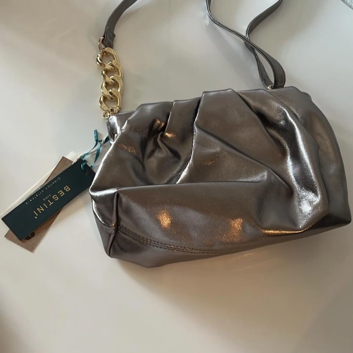 Silver axelväska från Bestini