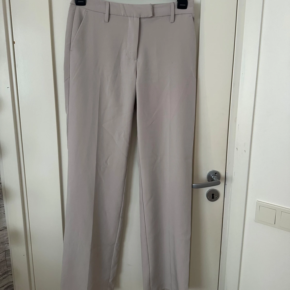 Beige kostymbyxor - 2