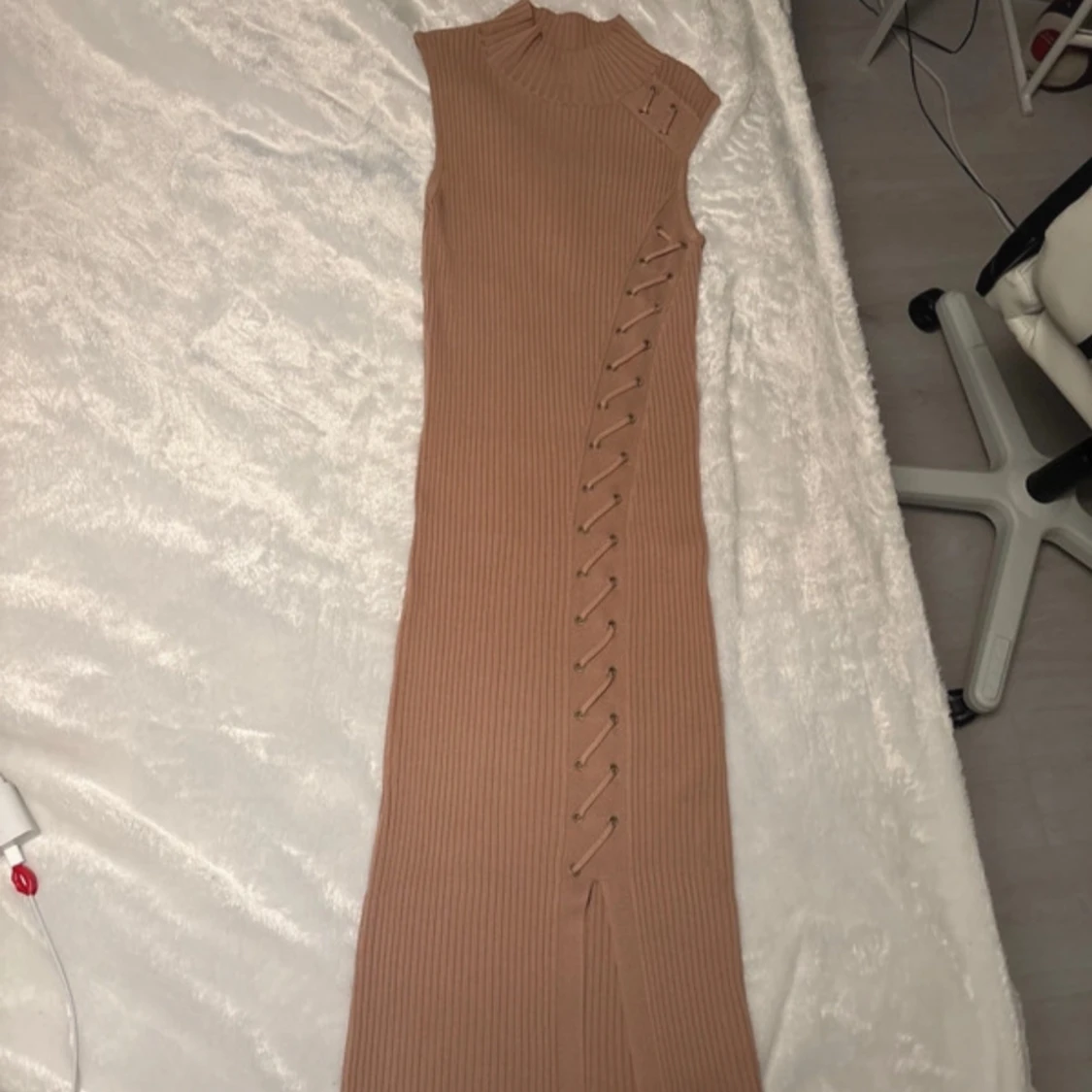 Beige designer guess klänning - 2
