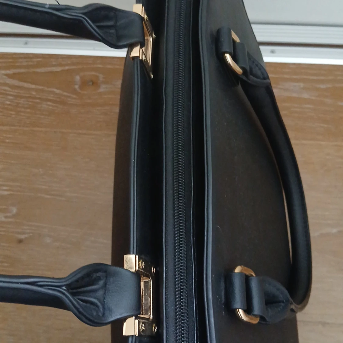 Svart handväska från Anna Field - 2