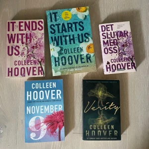 Collen Hoover böcker  - Fem populära böcker av Colleen Hoover! (49kr st).                                                           👑It ends with us, Det slutar med oss.                👑It starts with us.                                                 👑November 9.                                                       👑Verity 