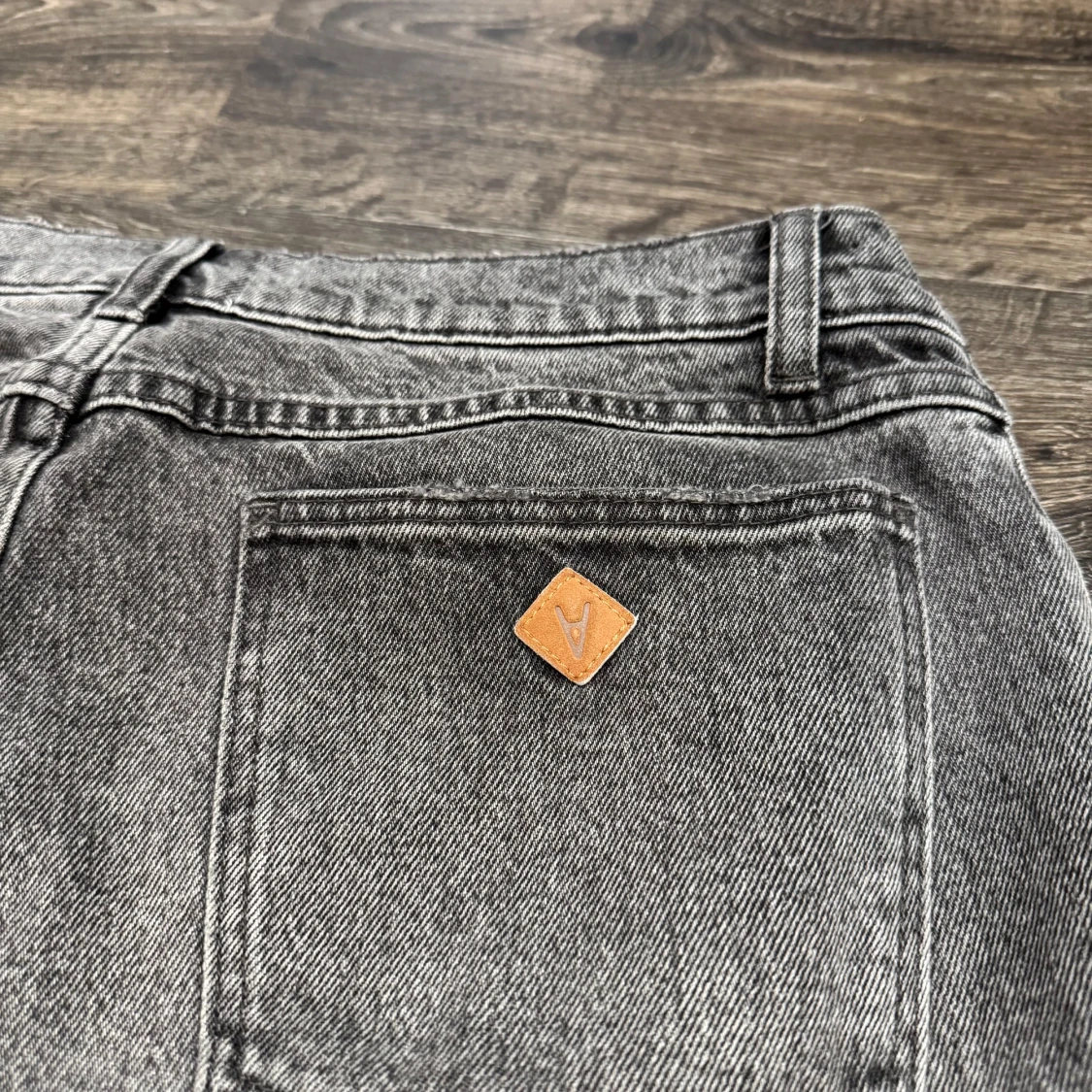 Mörkgrå jeans från Abrand - 2