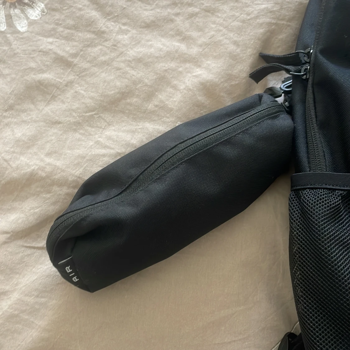 Svart Nike Air ryggsäck med pennfack - 1