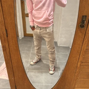 Replay jeans  - Ett par snygga jeans från Replay i storlek W30 L32 i modellen Anbbas 