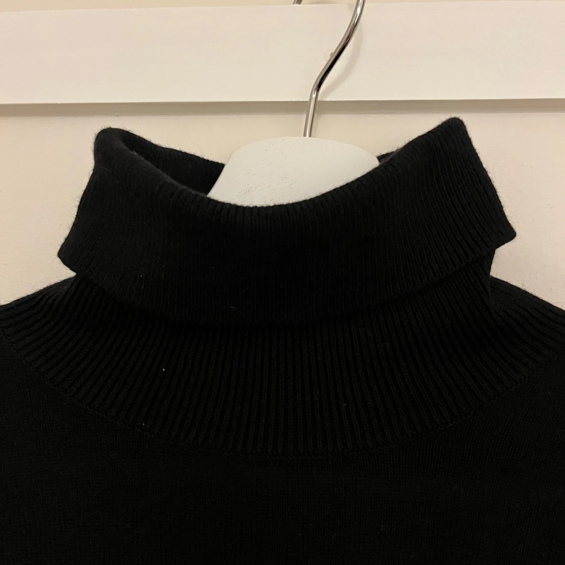 Svart polotröja i mjuk bomull - 1