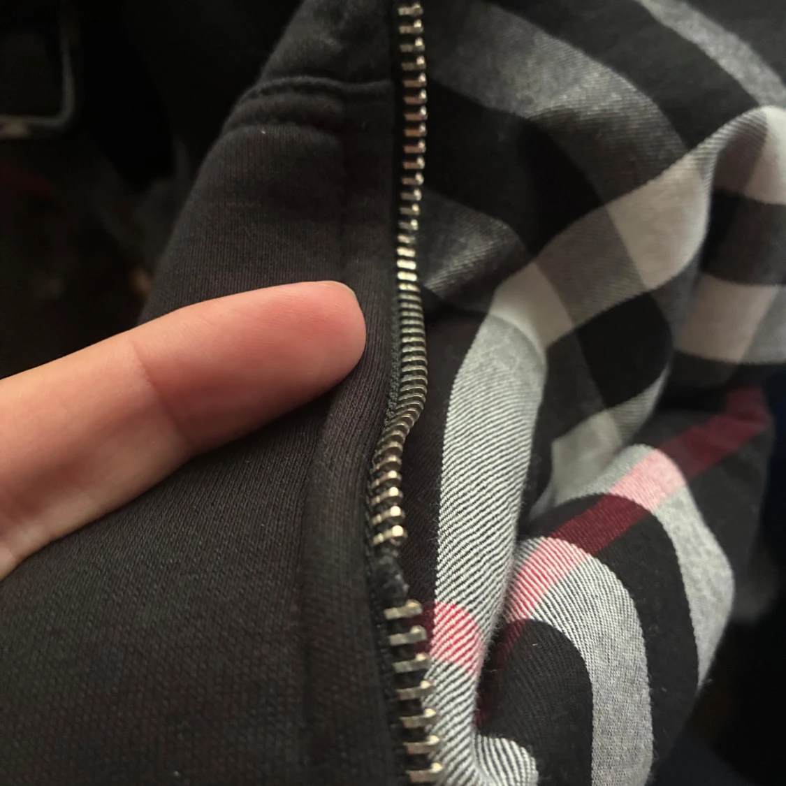 Svart burberry hoodie  - 4