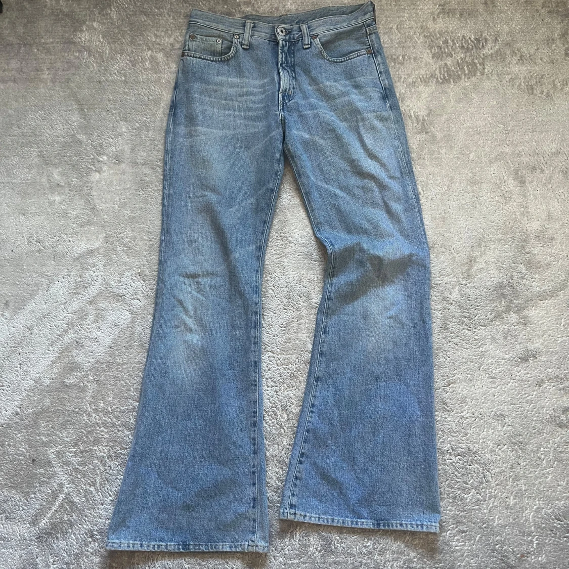 Ljusblå bootcut jeans från Replay