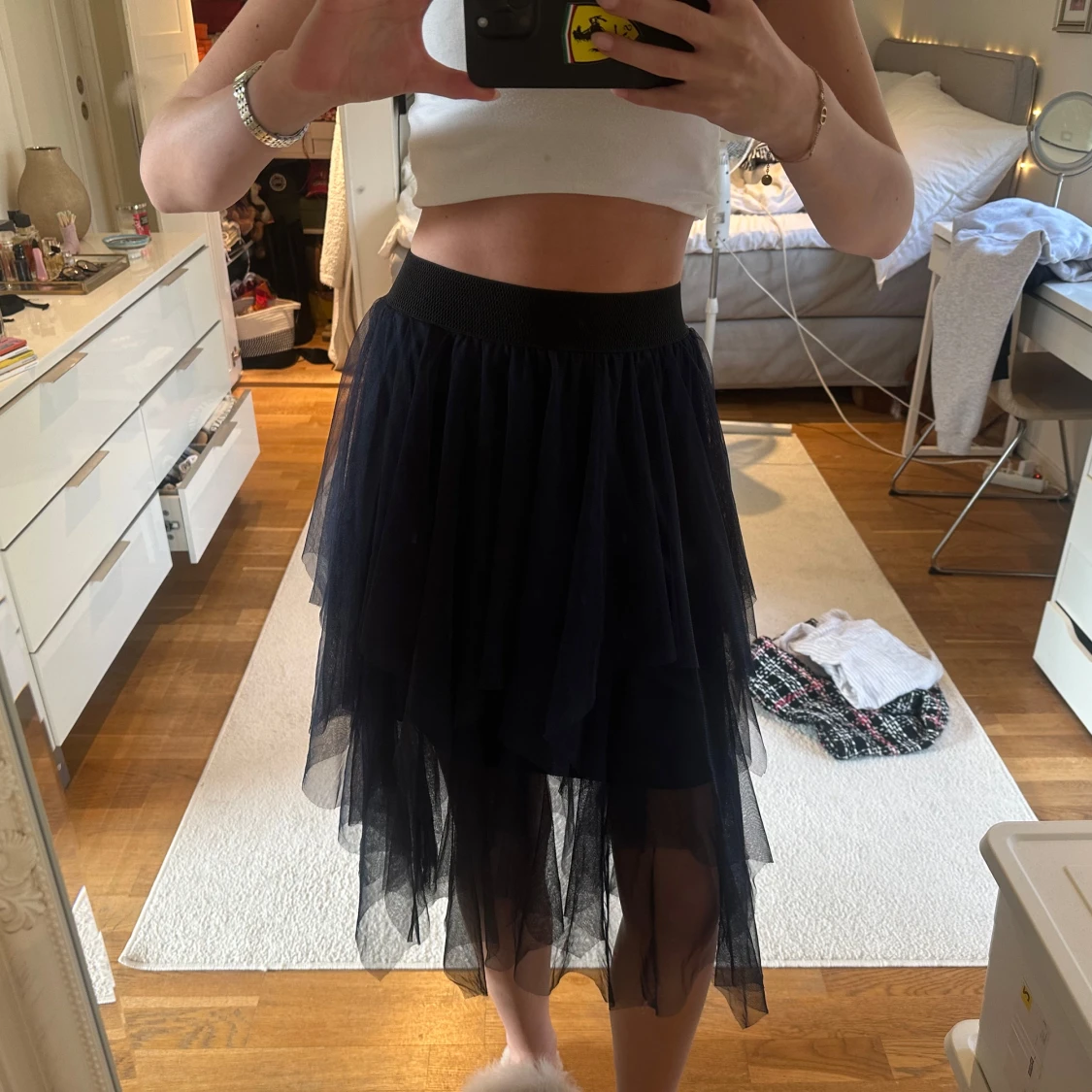 Svart tyllkjol med lager på lager