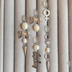 Örhängen  - Skriv för info om pris, Frakt 22kr 