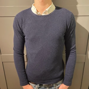 100% Kashmir Tröja  - | Kashmir Tröja | Storlek S sitter som XS | Bra Skick | Pris 499 | 