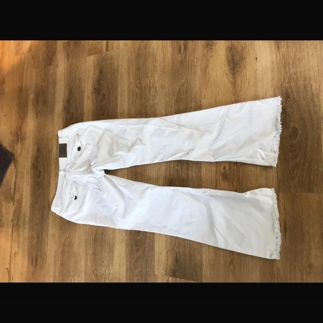 Vita  lågmidjade bootcut jeans - 1