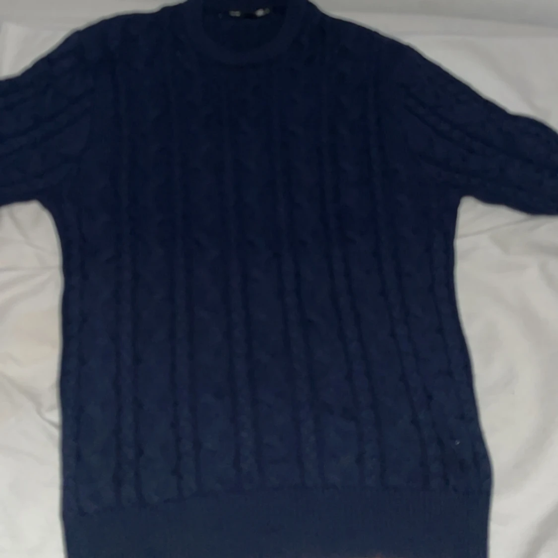 Mörkblå stickad tröja - 1
