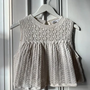 Zara topp - Säljer denna superfina topp från Zara.