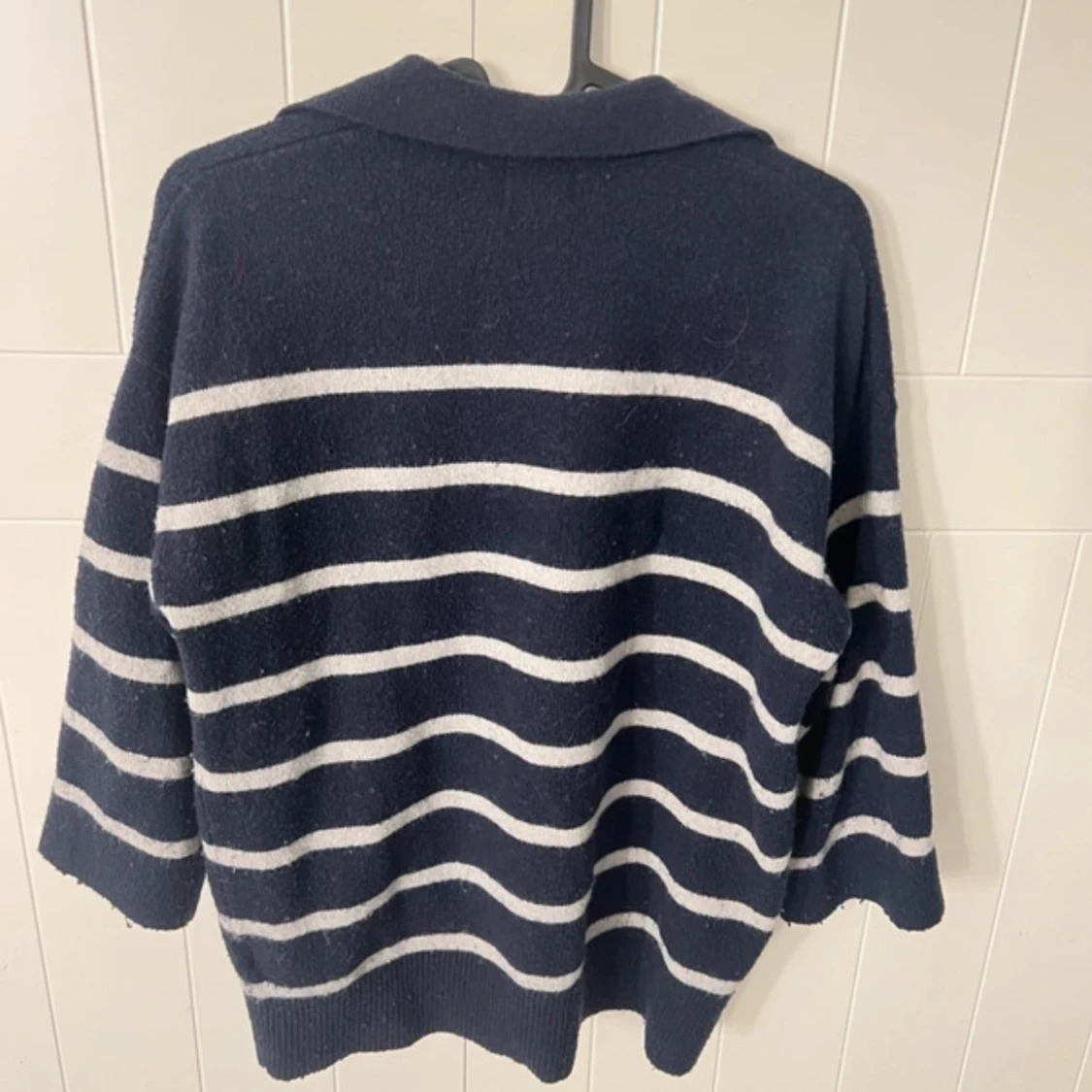 Marinblå  stickad tröja  - 1
