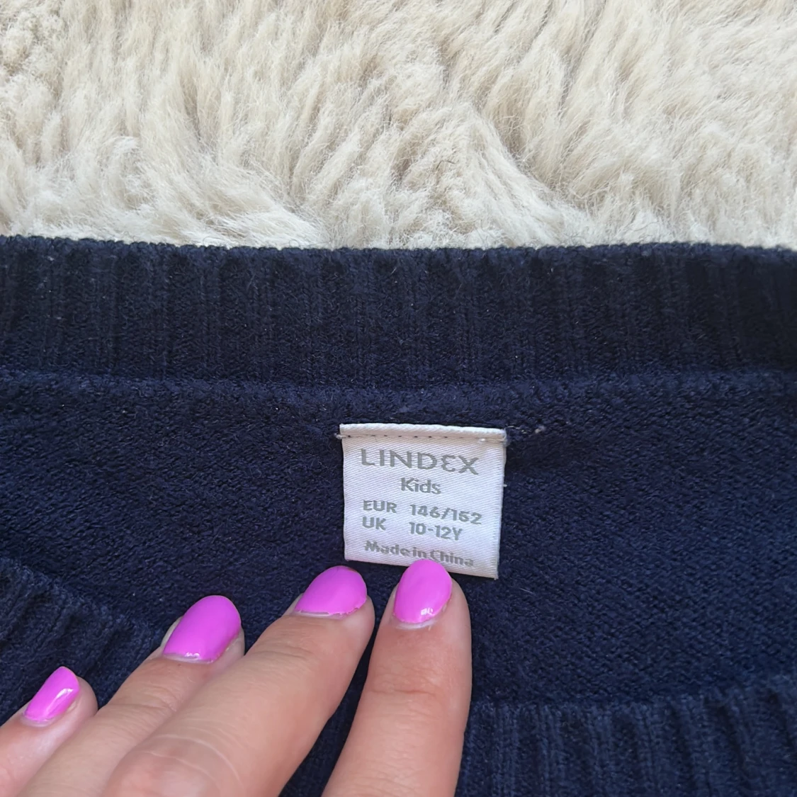 Mörkblå stickad tröja från Lindex - 1