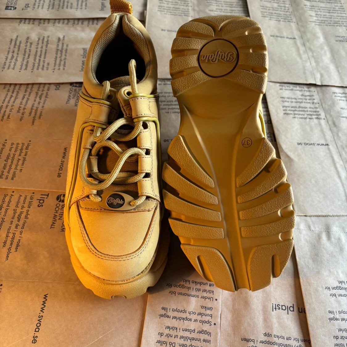 Buffalo London beige sneakers - 1