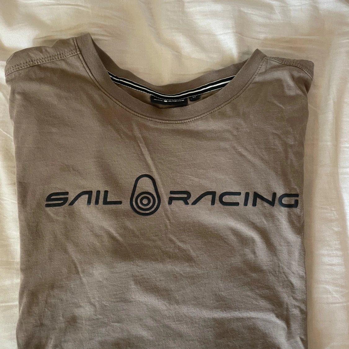 Brun t-shirt från Sail Racing