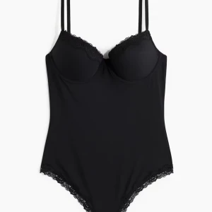 Svart korsettbody med spetsdetaljer - Supersnygg body! Endast använd 1 gång🩷