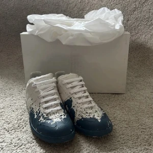 Maison margiela Skor - Maison msrgeial i storlek 39,5 typ, använda 3-4 gånger men är som helt nya! Allt og