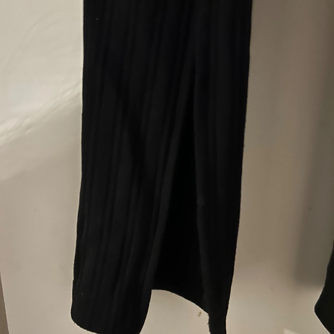 Svart långärmad tröja  - 2