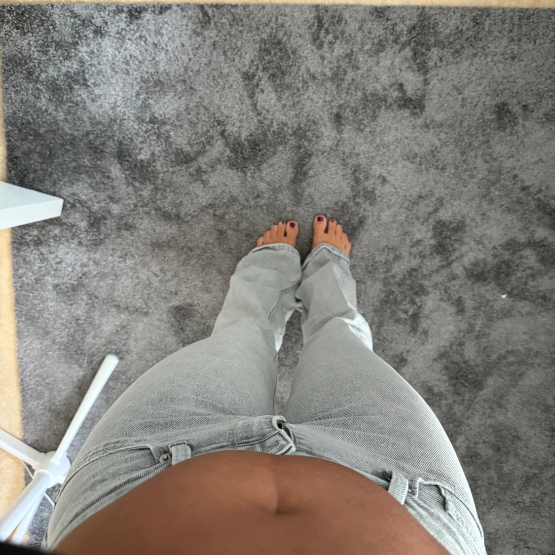 Ljusgråa, lågmidjade bootcut jeans - 2