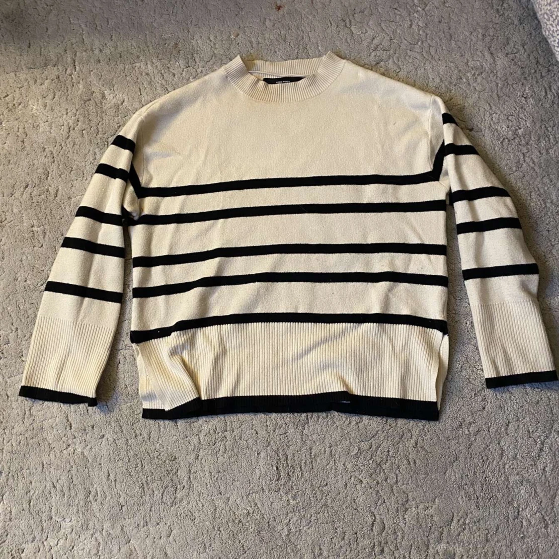 Randig vit tröja från Vero Moda - 1