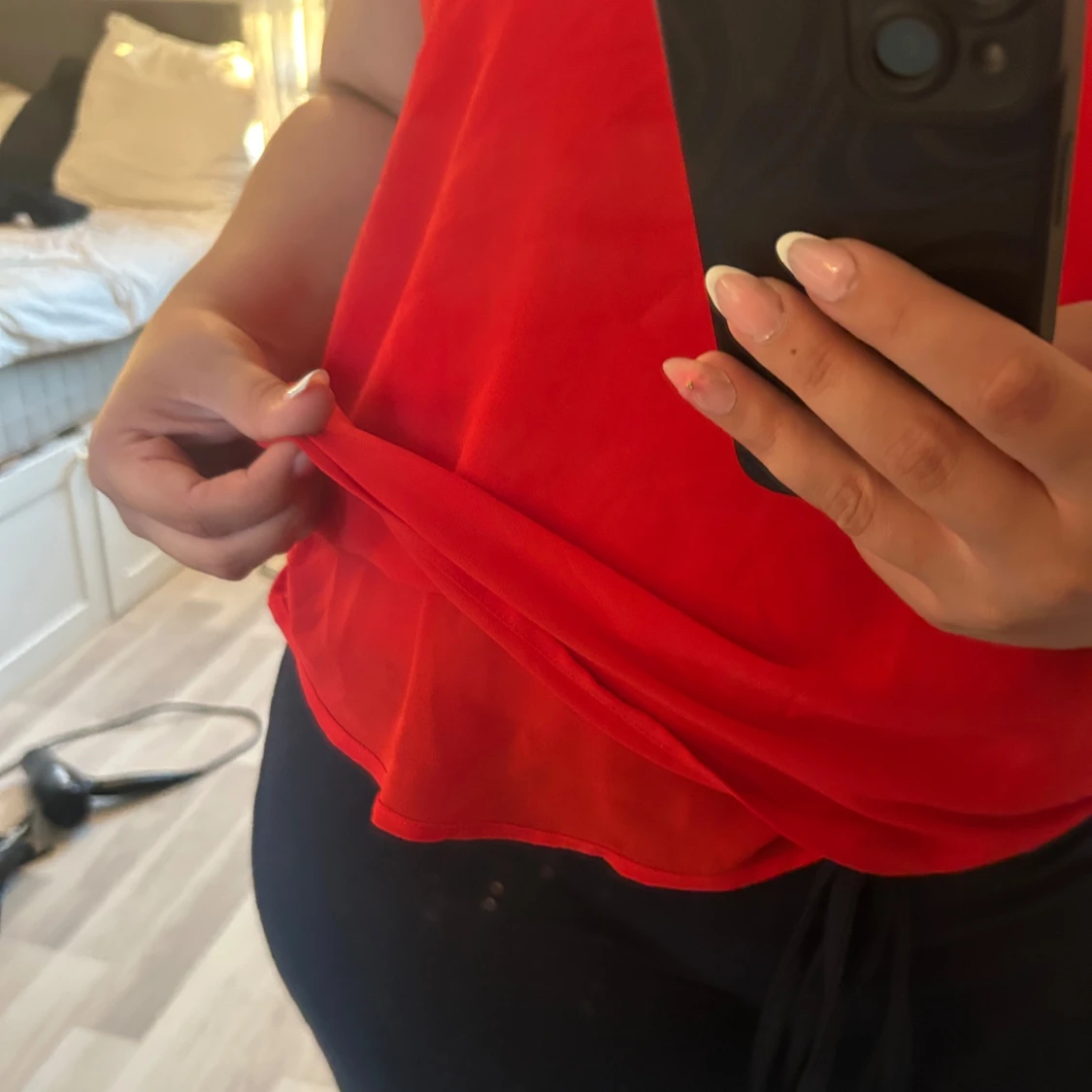 Röd linnetopp med smala axelband - 1