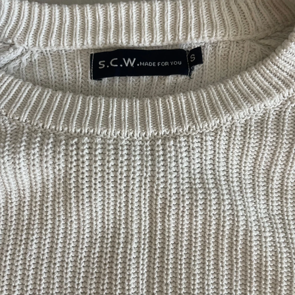 Vit stickad tröja från S.C.W. - 1