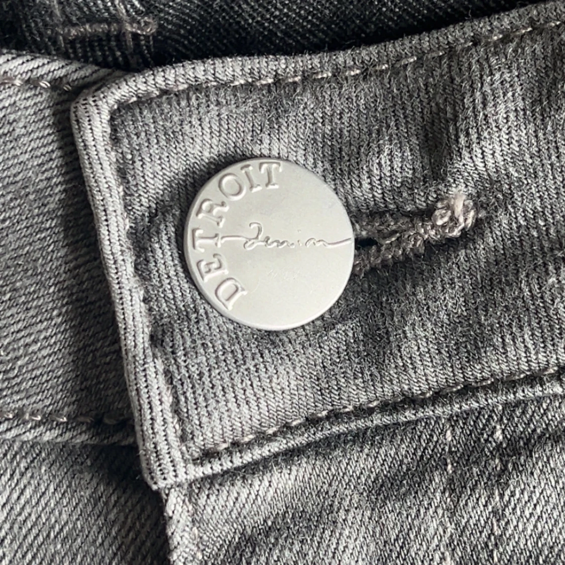 Grå jeans från Lindex - 2