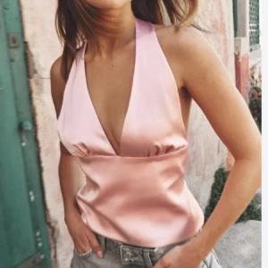 Rosa topp  - Rosa topp från Zara. Storlek m 